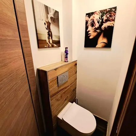 Petite Dans Jolie Colocation Privatunterkunft Lüttich