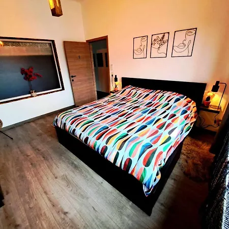 Petite Dans Jolie Colocation Privatunterkunft