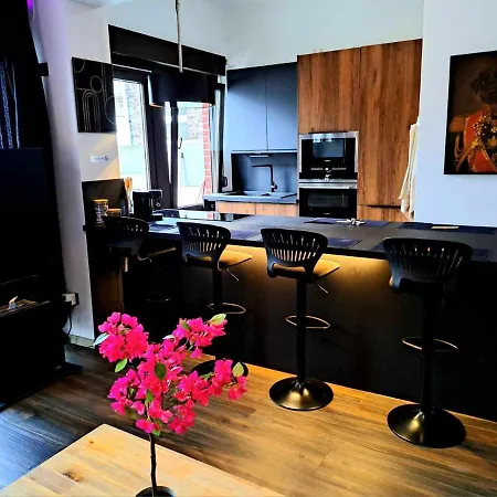 Petite Dans Jolie Colocation Privatunterkunft *